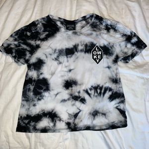 Black and white cropped tee